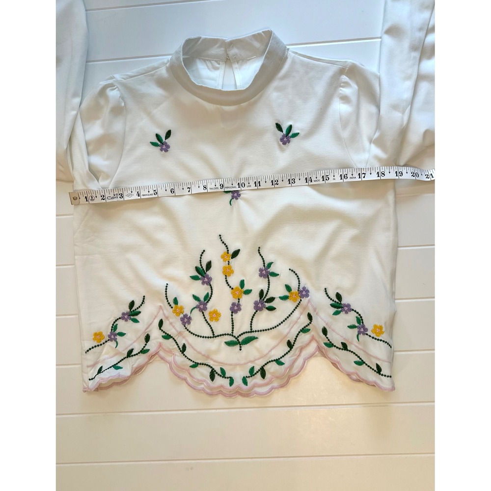 Vintage White Embroidered Floral Mini handkerchief Scalloped set Cottagecore s - Picture 3 of 5